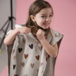 Beach poncho 'Hearts' - Image 2