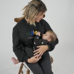 Φούτερ μπλούζα θηλασμού MAMA - Μαύρη - Image 25