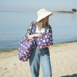 Beach cosmetic bag 'Blue Strawberries' - Image 2