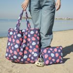 Beach cosmetic bag 'Blue Strawberries' - Image 4