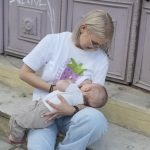 T-shirt θηλασμού 'Sweet Like a Berry' - Λευκή - Image 4