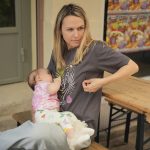 T-shirt θηλασμού 'Motherhood' - Γκρι Σκούρο - Image 2
