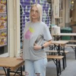 Nursing T-shirt 'Sweet Like a Berry' - Grey - Image 8