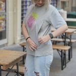 Nursing T-shirt 'Sweet Like a Berry' - Grey - Image 9
